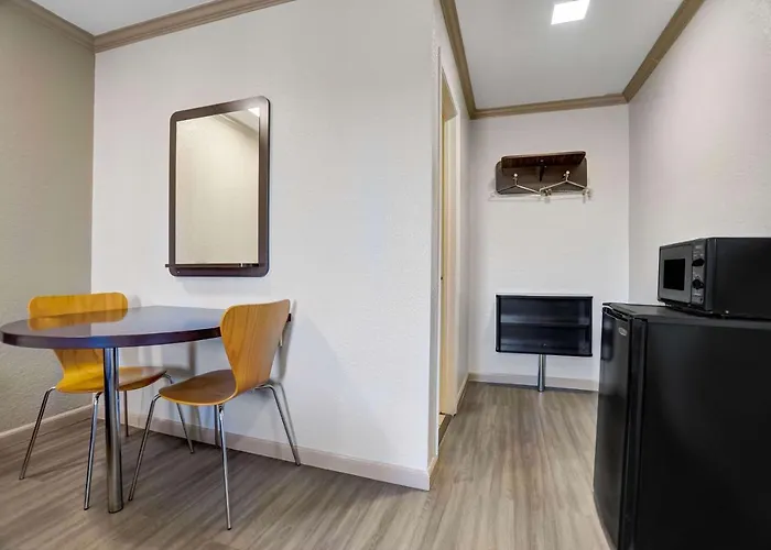 Motel 6-Red Bluff, CA